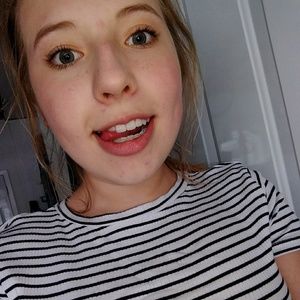 Meet your Posher, Lacey